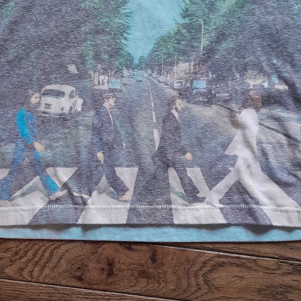 Junk Food Clothing Beatles Band T shirt super soft size L 18PTP in blue - Picture 2 of 3